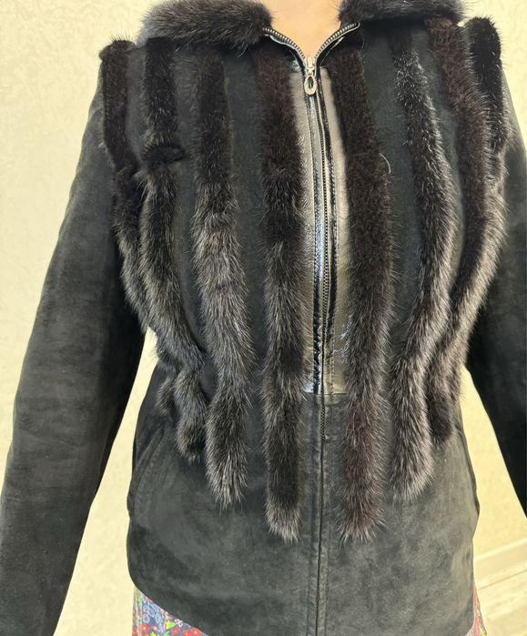Продаю куртку замшевую