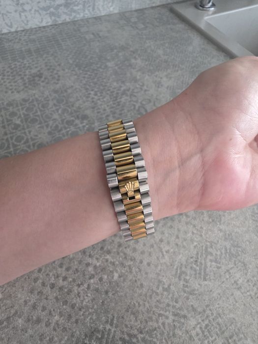 Часовник Rolex Sky-Dweller