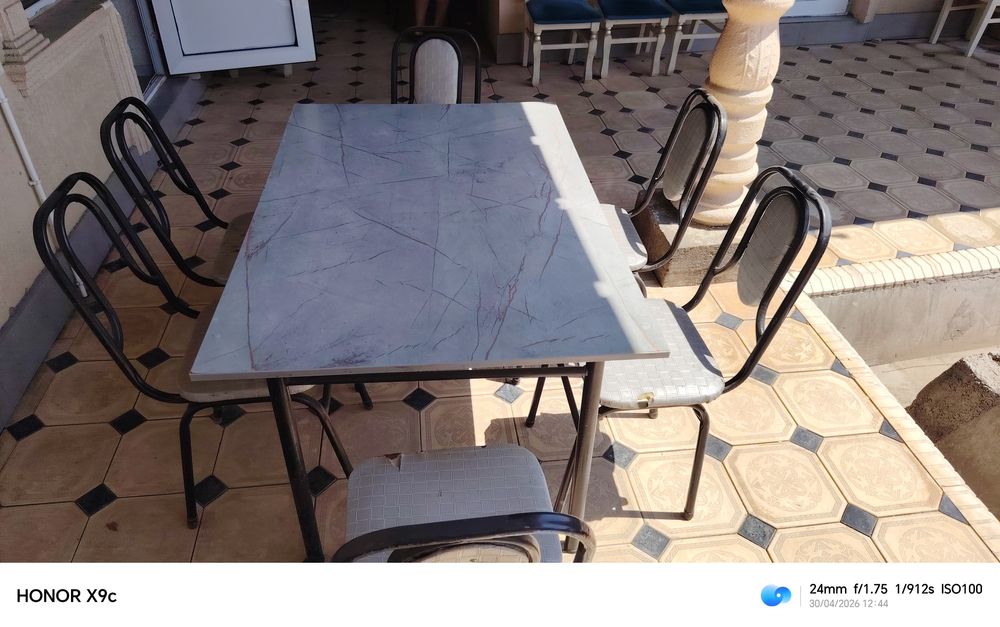 Kamplek stol stullar hammasini sifati 6axshi ishlatilgan lekin ideal