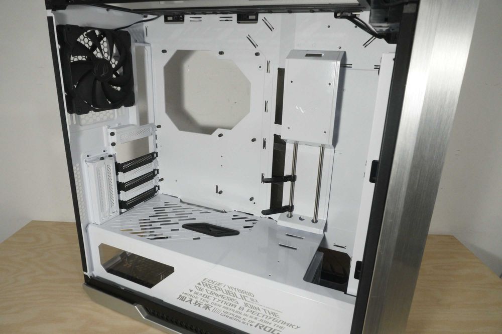 [САМО ЛИЧНО] Кутия Asus ROG GX601 Helios white PC case /вкл. ДДС