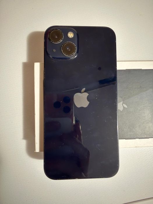 Vand iphone 13 simplu