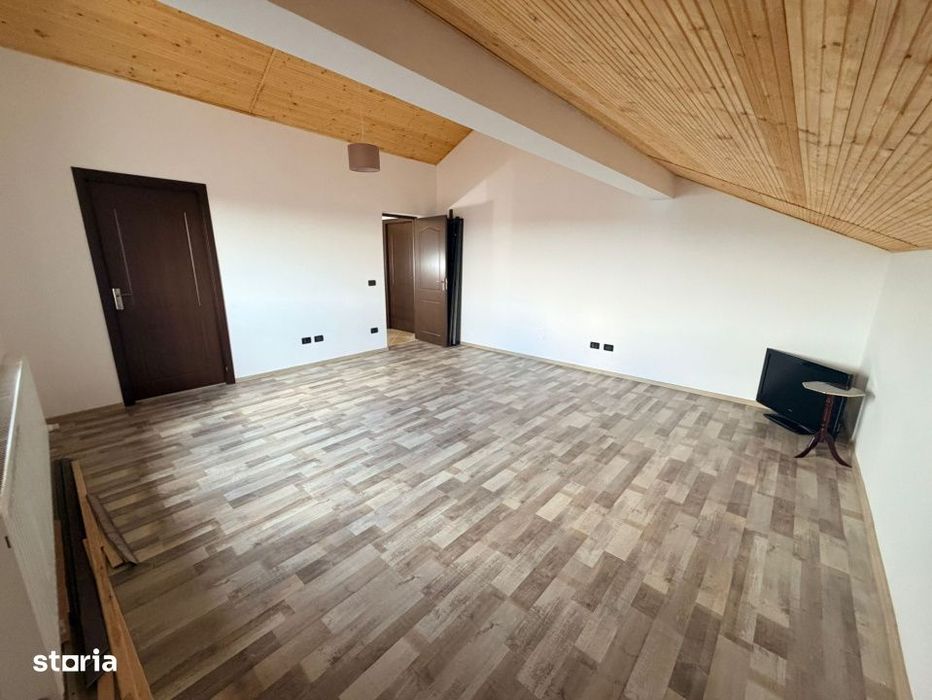 Casa P+1+M+gara, 285 mp, 600 mp teren, zona Bordei