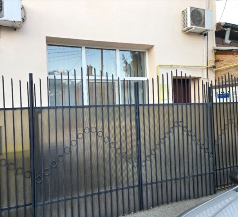 Închiriez spațiu 30 mp ,parter casă,intrare separată