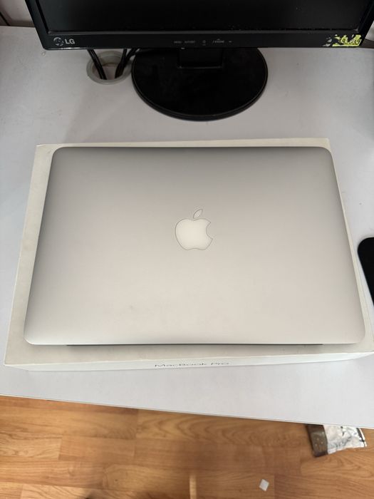 Macbook pro 13.3 sotiladi