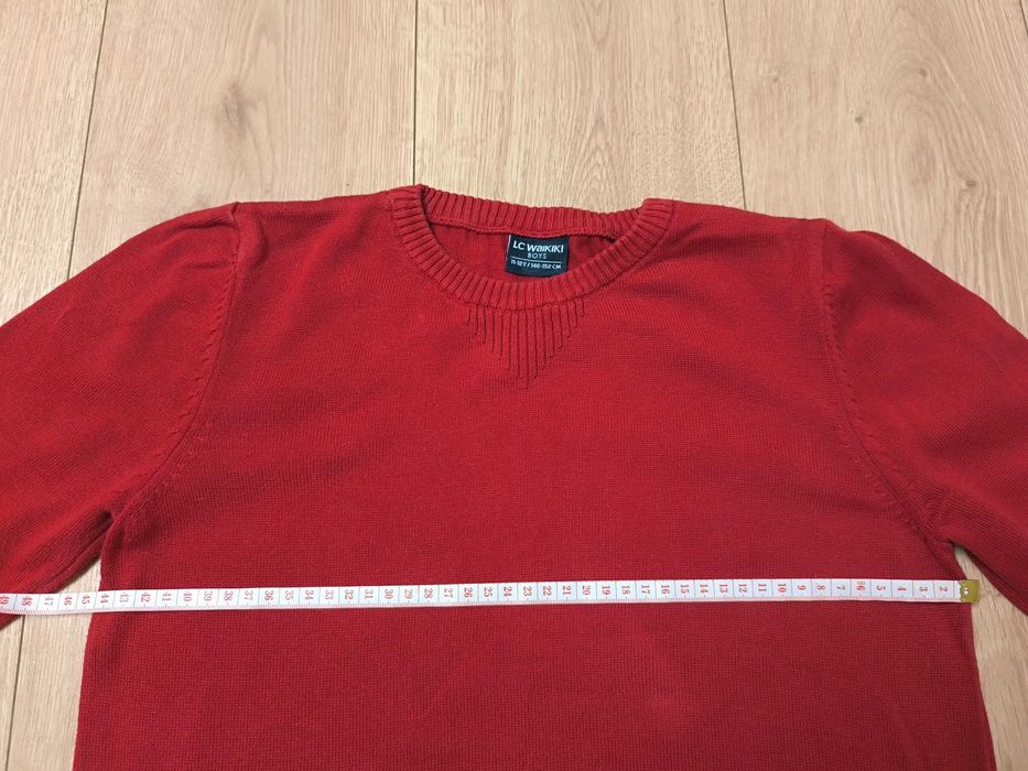 Класически пуловер за момче, размер 146–152.