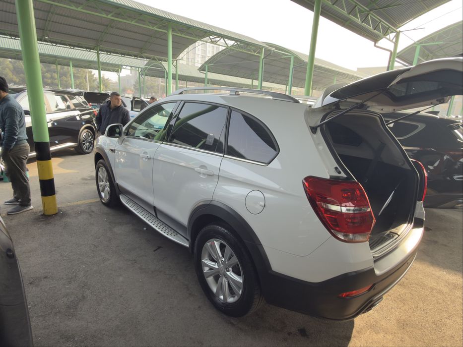 Chevrolet Captiva 2018 2.4 — a’lo holatda, toza.