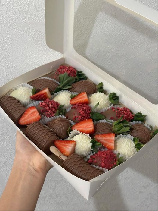 «Набор клубники в подарочной коробке»