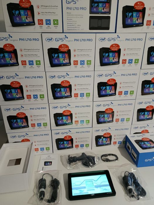 Gps PNI L710 pro 7" - 256 ram-16gb -parasolar inclus- gatadedrum