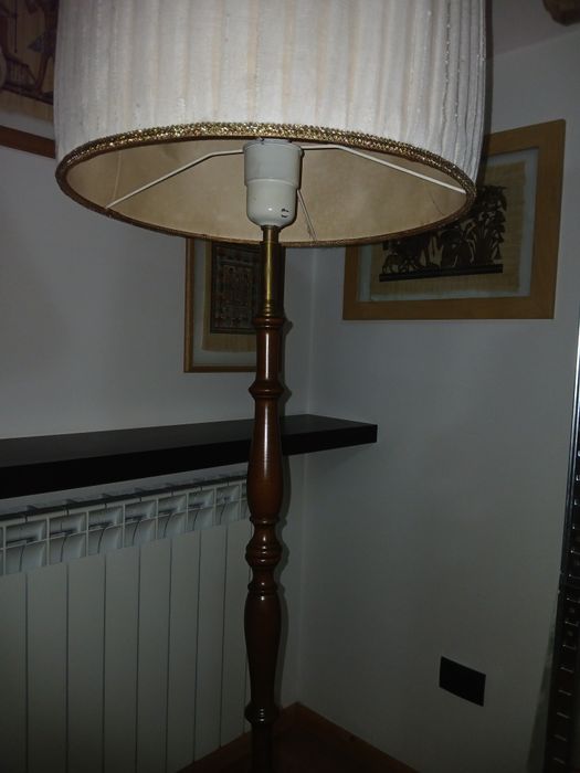 Vând 2 bucati veioze inalte vintage
