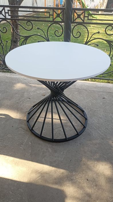 Продам новые столы