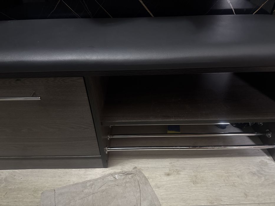 Продаю тумбу-обувницу