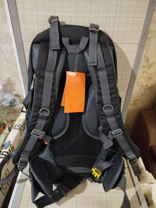 Продаю новый рюкзак THE NORTH FACE 50 L звоните смело