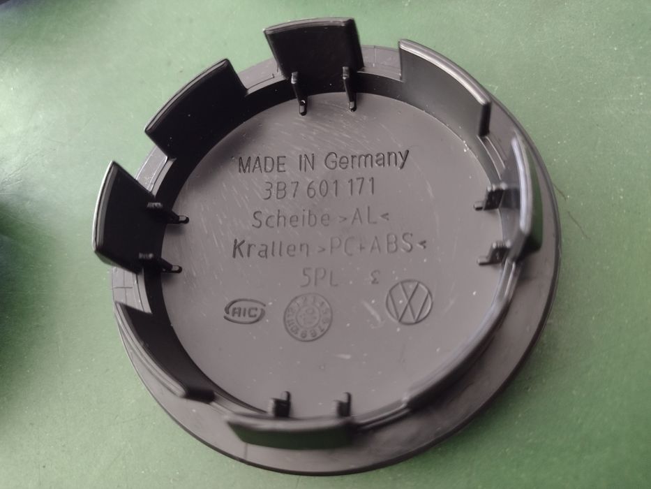 Capace jante 65 mm VW Skoda Octavia Fabia Superb Yetti emblema Verde