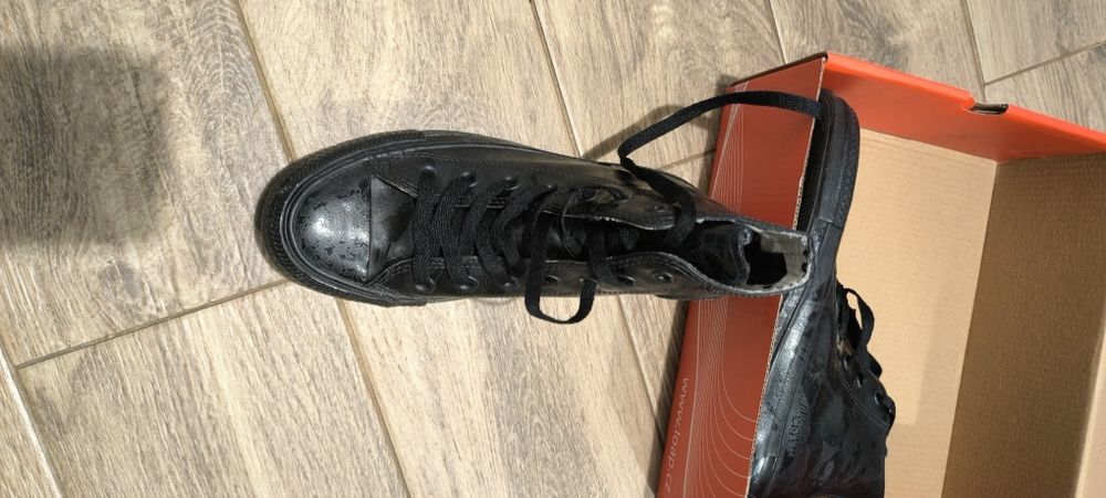 Adidasi converse