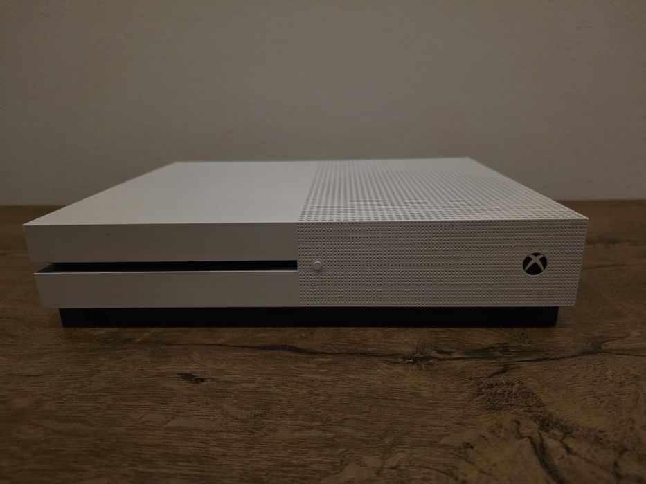 Xbox ONE S, 3 jocuri, 2 manete