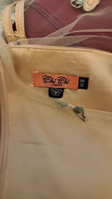 Vând rochie deosebita CHI CHI LONDON