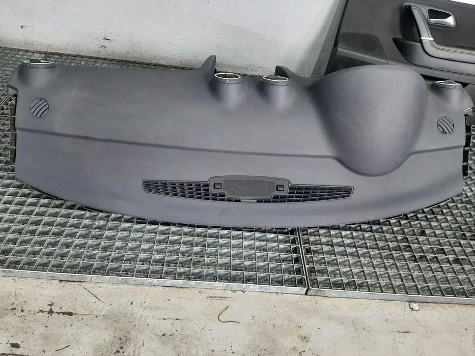 plansa bord albastra audi a3 8p