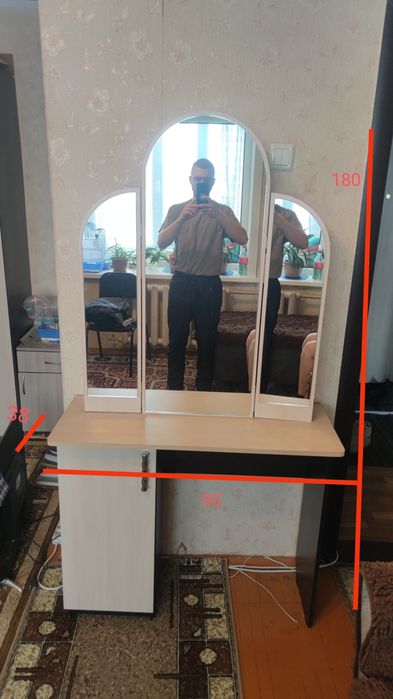 Продам трюмо со шкафчикамм