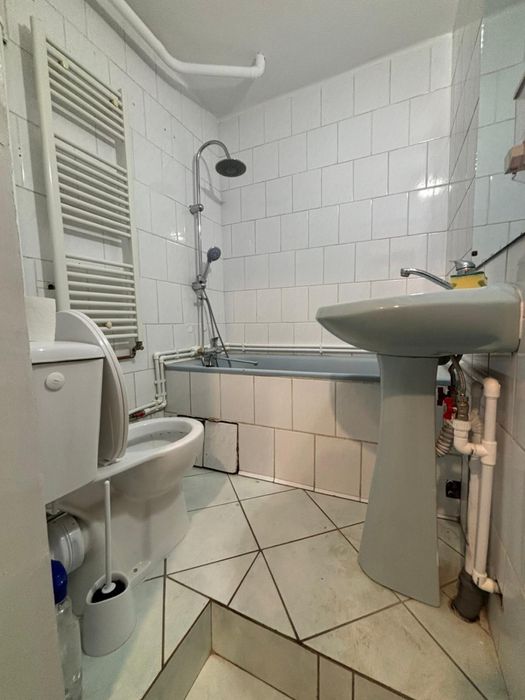 Inchiriez apartament 1 camera - Zona Hala Centrala