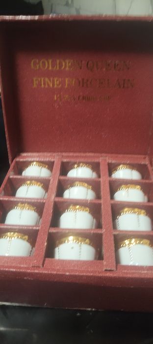 Чаши от фин порцелан ръчна изработка със златен орнамент