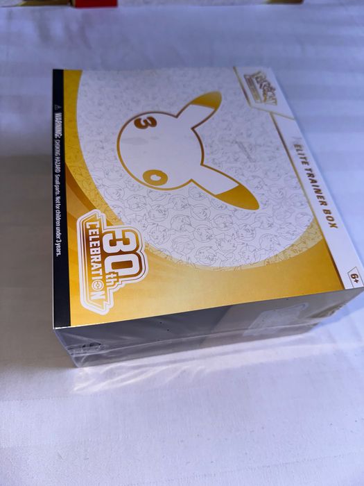 Pokémon TCG 30th Celebration Elite Trainer Box ETB – Sigilat