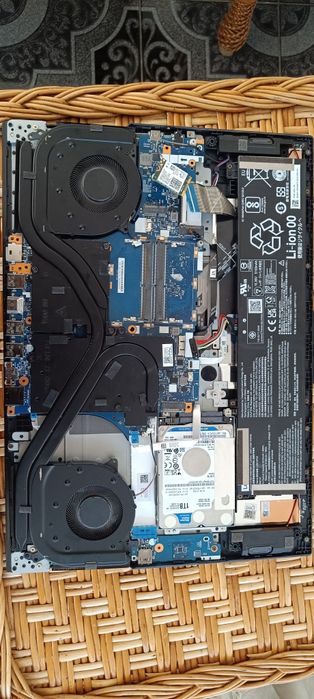 Lenovo legion 17ith6 pentru piese