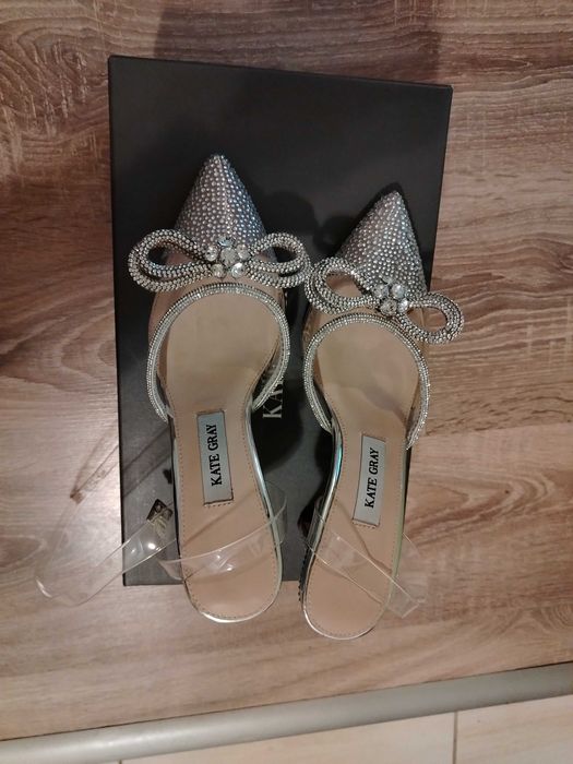 Официални обувки на ток