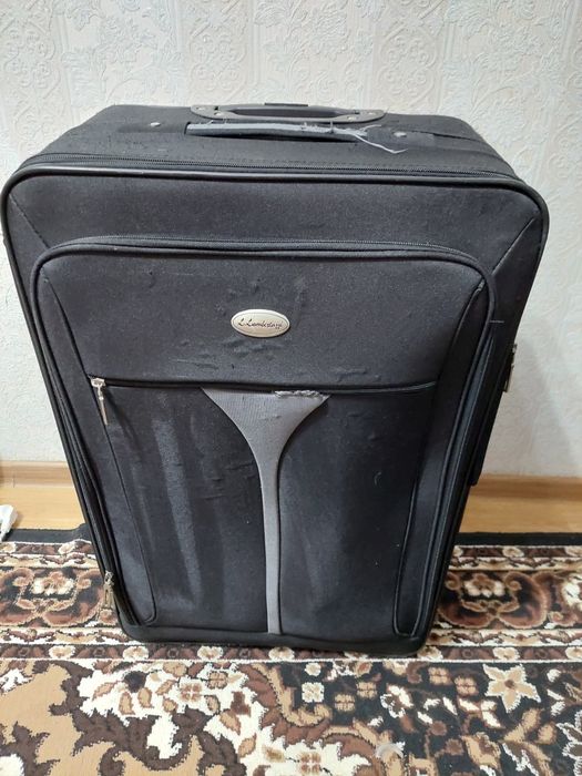 Продам чемодан разных размеров