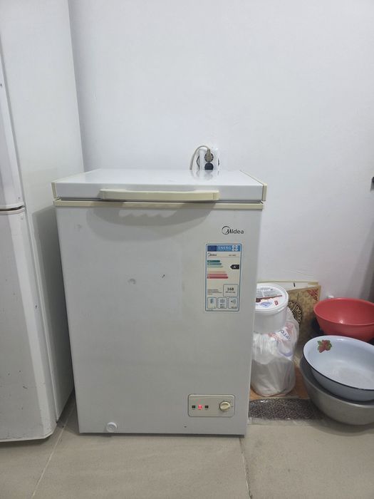 Морозильник "Midea"