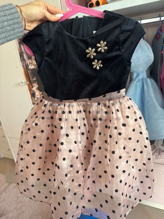 Дрехи и обувки  за момиче