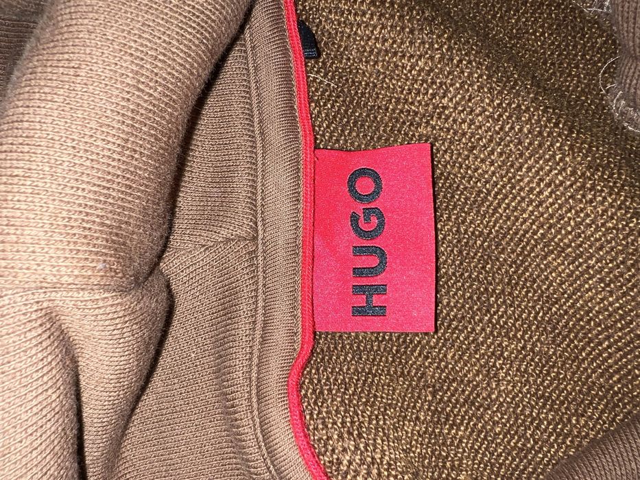 Hugo суичър с качулка