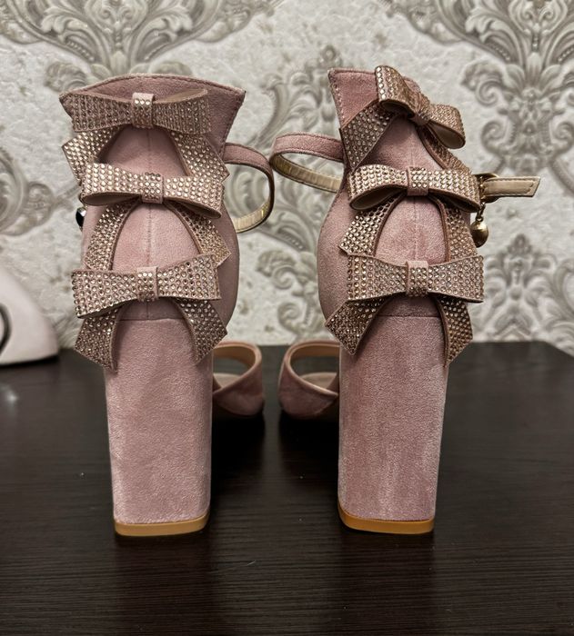 Новые босоножки на лето