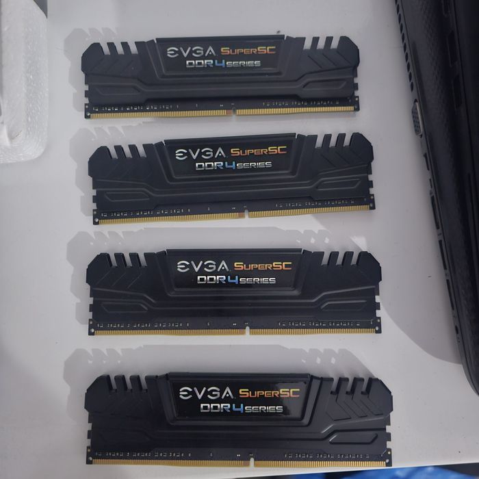 EVGA SuperSC 16GB DDR4-2800 Рам Ram Памет Геймърски