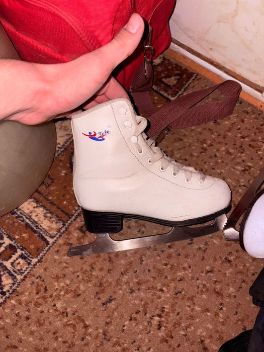Продаются коньки детские