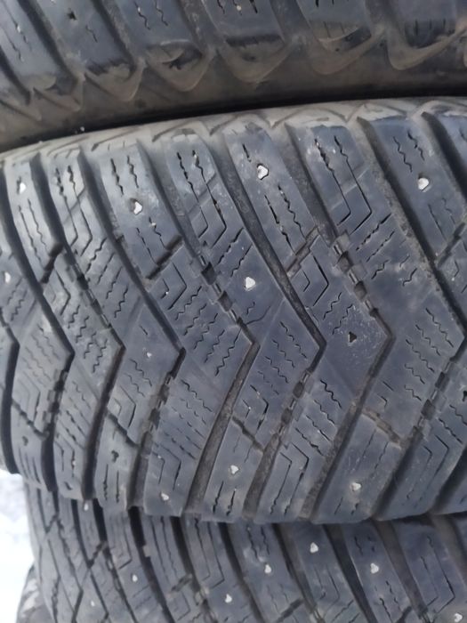 225/70/16 Гудиер зимние