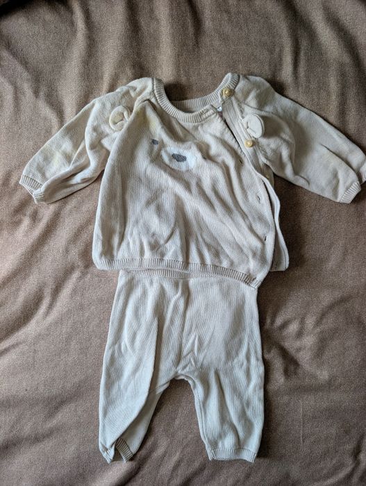 Vând Set haine bebeluși mărimea 56