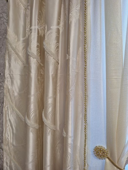 Продам новые комплект штор +тюль