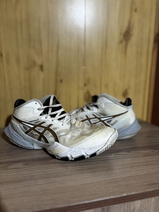 asics крассовки асикс