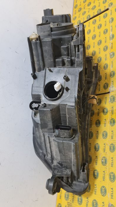 Far xenon led Skoda Superb 3 3v b8 3V1941016A dreapta avariat