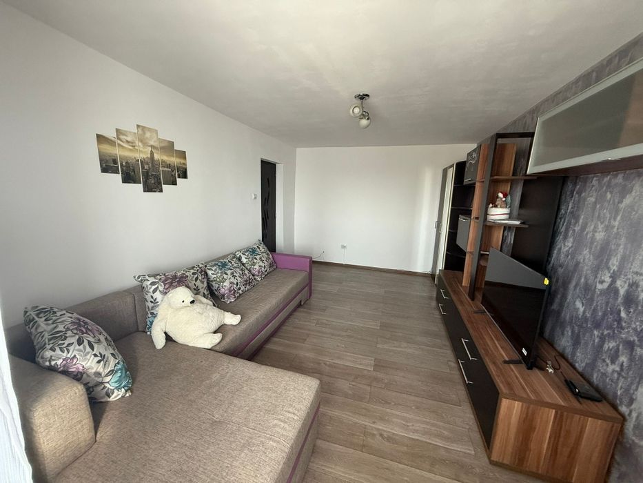 Inchiriez apartament cu 2 camere