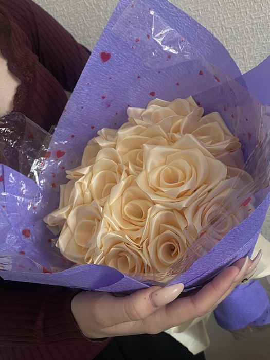 букет из атласных роз