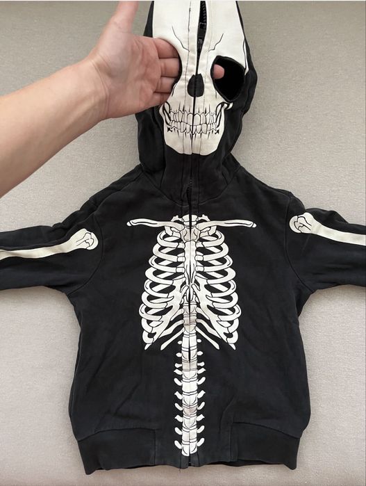 суитчъри 6 бр = 6 €   за момче 4-5г