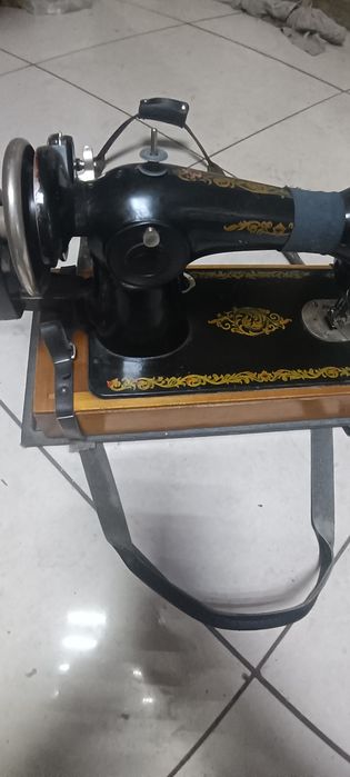 Ручная швейная машинка