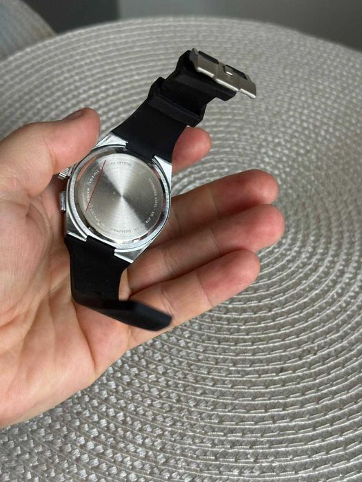 Ceasuri pe baterii elegante cu curea de silicon