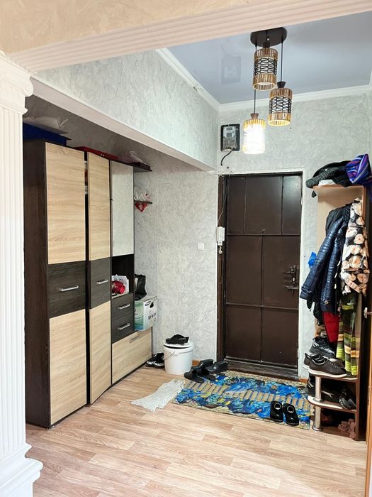 Продам 3 у улуч  квартиру не углавая