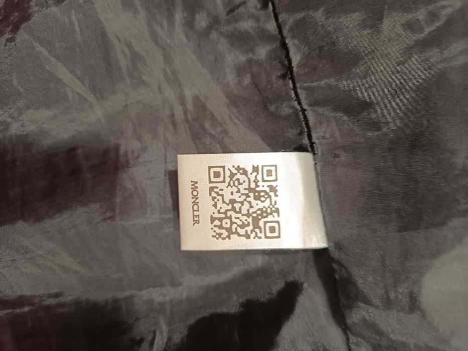Moncler яке – много запазено + QR код