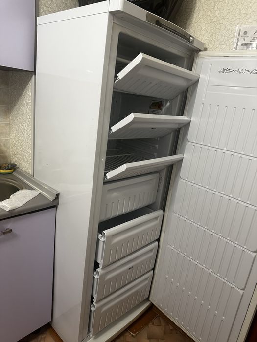 Морозильная камера Intesit