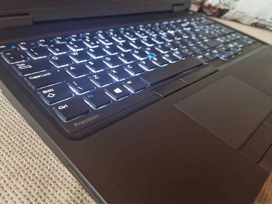 DELL Precision 3520 Workstation