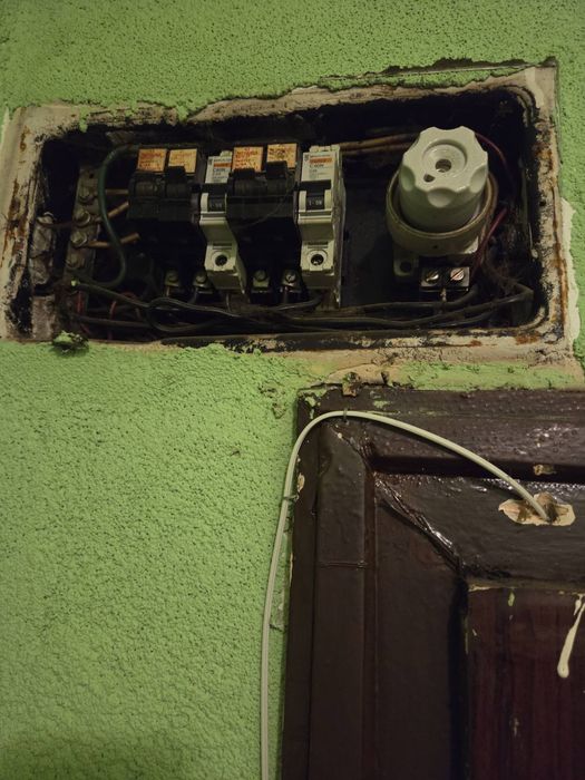 Ел. Техник на повикване по домовете ,качество и коректност