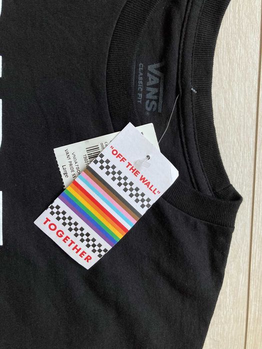 НОВА Vans Pride Is Love мъжка черна тениска размер L / XL